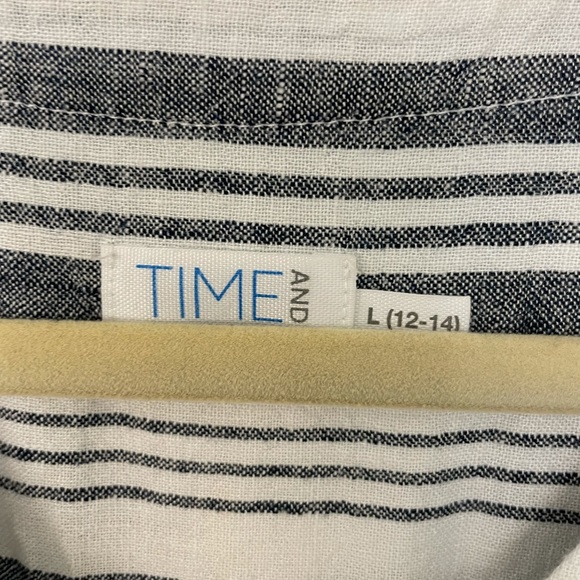 Striped Dress with Pockets! Large (12-14) - Picture 2 of 4